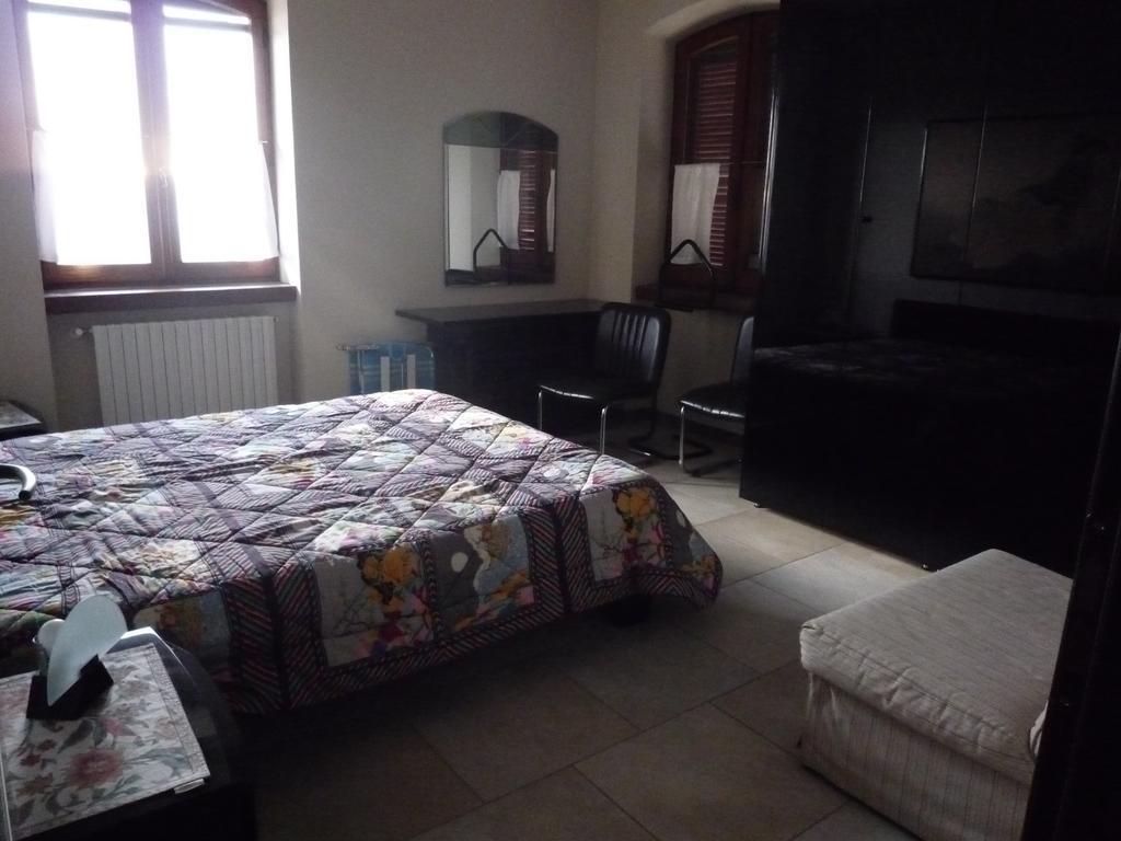 La Vigna Del Parroco Apartment Verduno Room photo